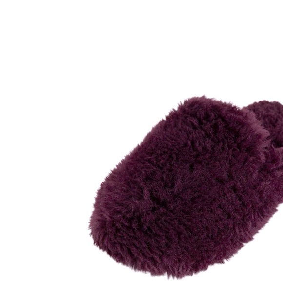 NWT Express Fluffy Faux Fur Slip-On Slipper Indoor/Outdoor Dark Purple Small 5-6 - Picture 5 of 9